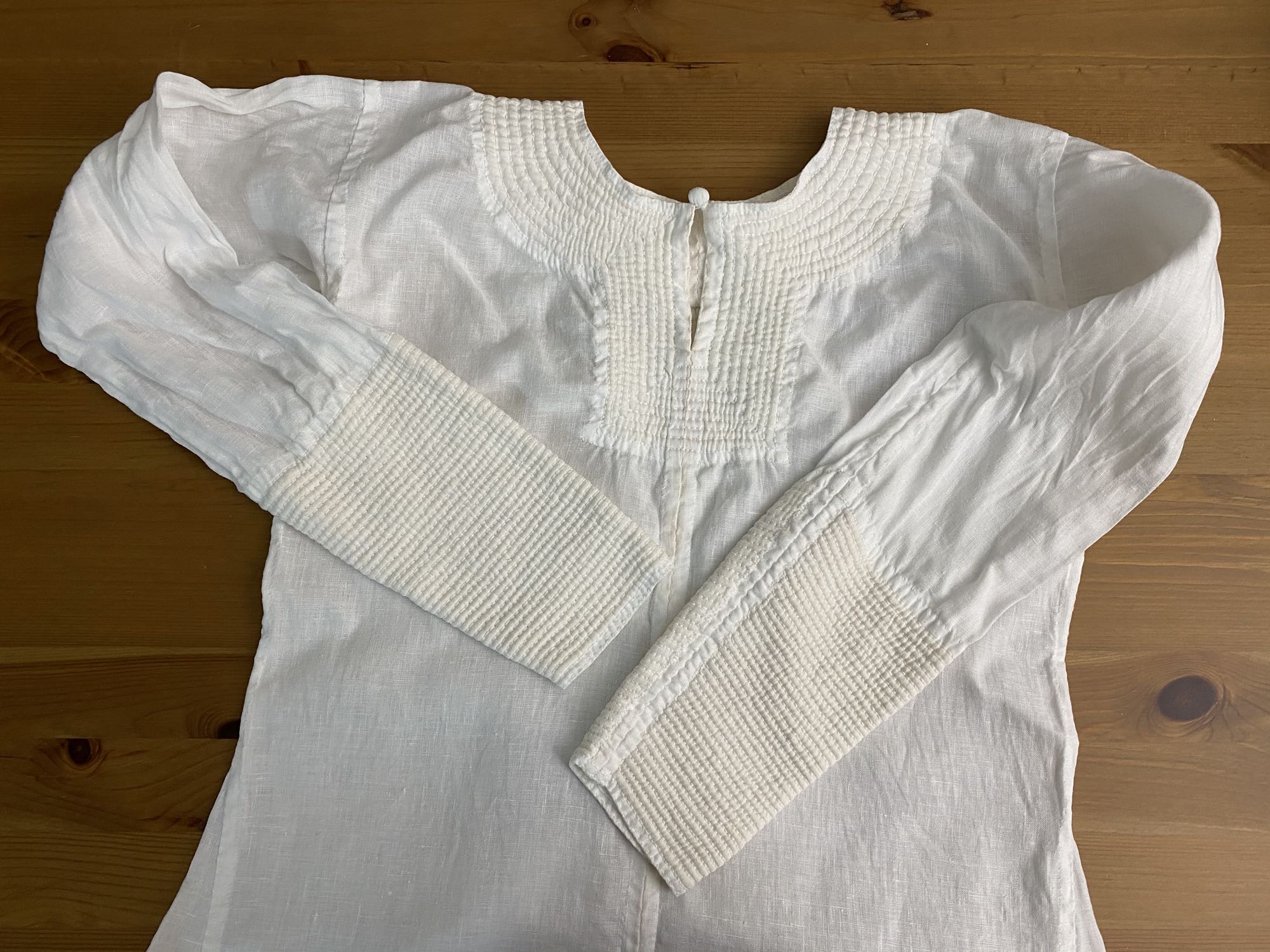 Bliauts and more: 12th Century Women’s Clothing – Athenaeum